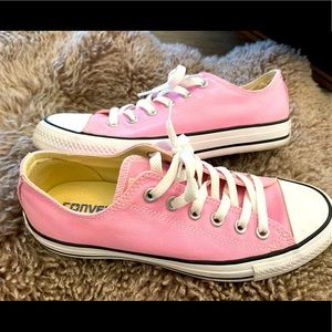 NIB Converse Chuck Taylor All Star Ox Icy Pink Size 8